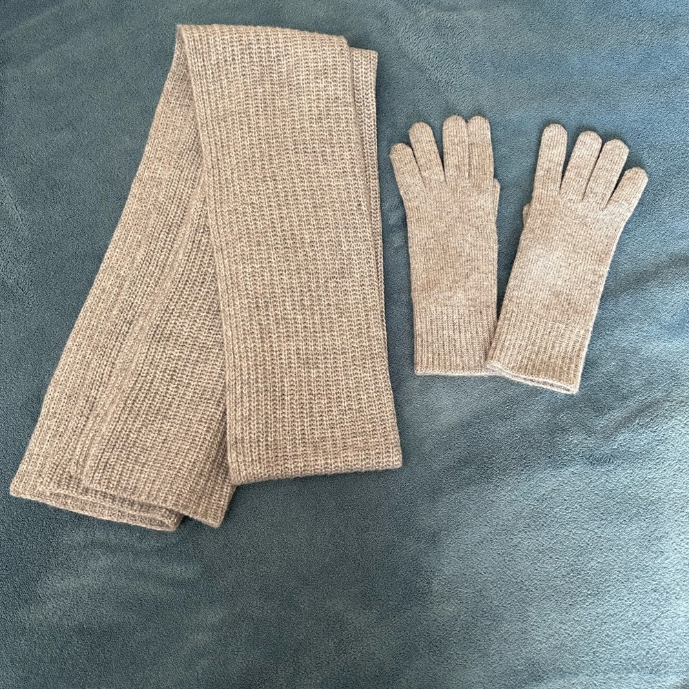 Garnet Hill Cashmere gray scarf and gloves, size small, never worn